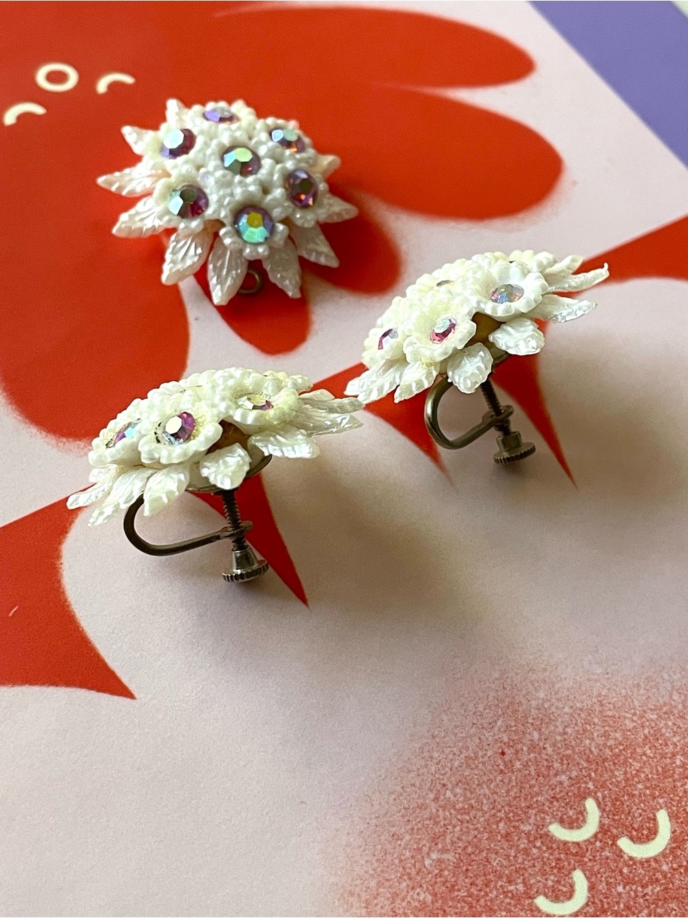 Vintage Pearlized Plastic & Pink Ab Crystal Flower Screwback Earrings & Pendant View 3